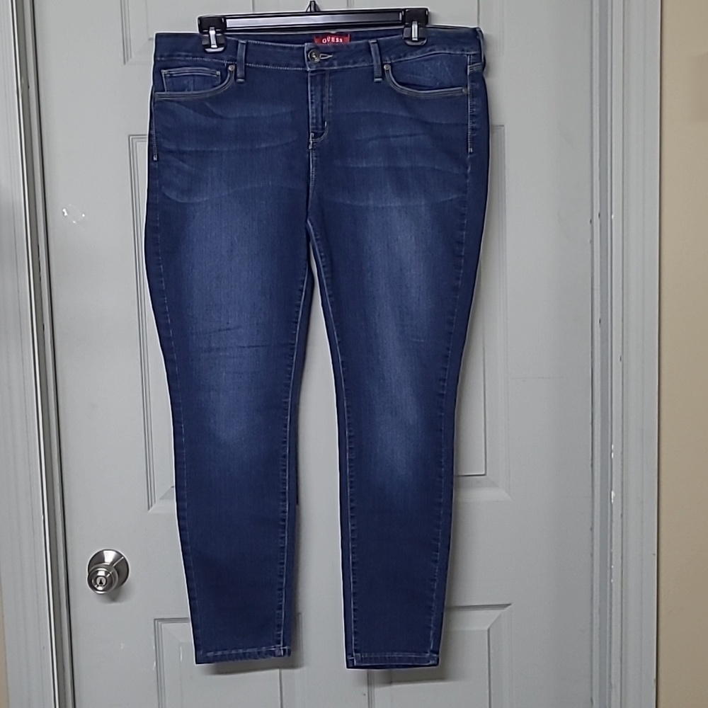 Guess Women's Mid-Rise Sienna Curvy Skinny Jeans Dark Blue Five-Pockets Size 34
